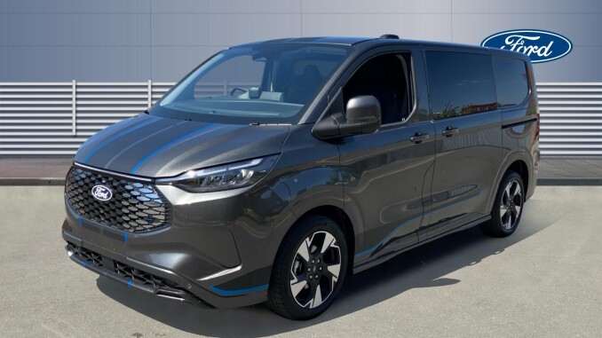 Ford Transit Custom 320 L1 Petrol Fwd 2.5 PHEV 232ps H1 Double Cab Van Sport Auto - Image 7